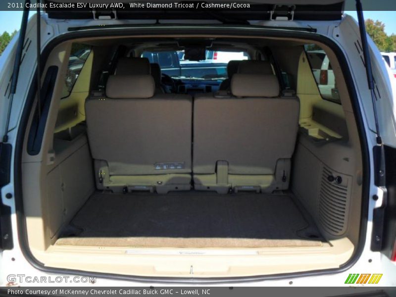  2011 Escalade ESV Luxury AWD Trunk