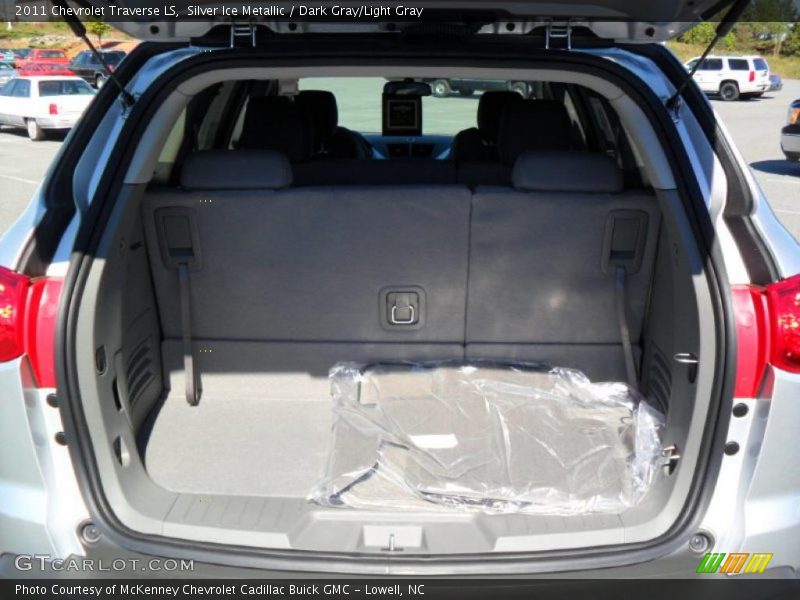Silver Ice Metallic / Dark Gray/Light Gray 2011 Chevrolet Traverse LS
