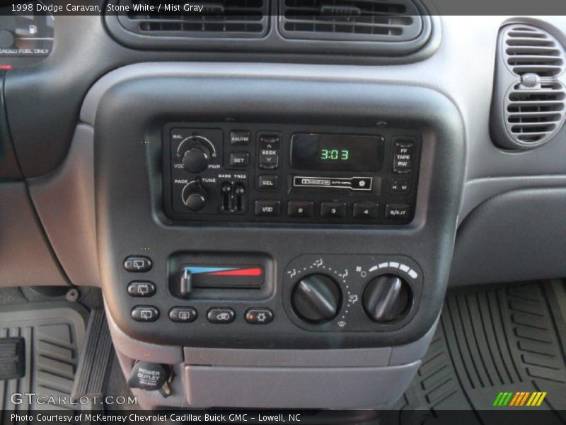 Stone White / Mist Gray 1998 Dodge Caravan