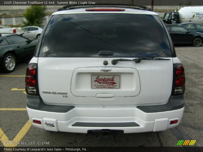 Summit White / Light Gray 2005 Chevrolet TrailBlazer LS 4x4