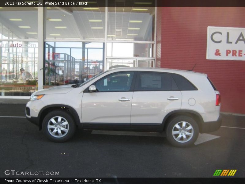 White Sand Beige / Black 2011 Kia Sorento LX