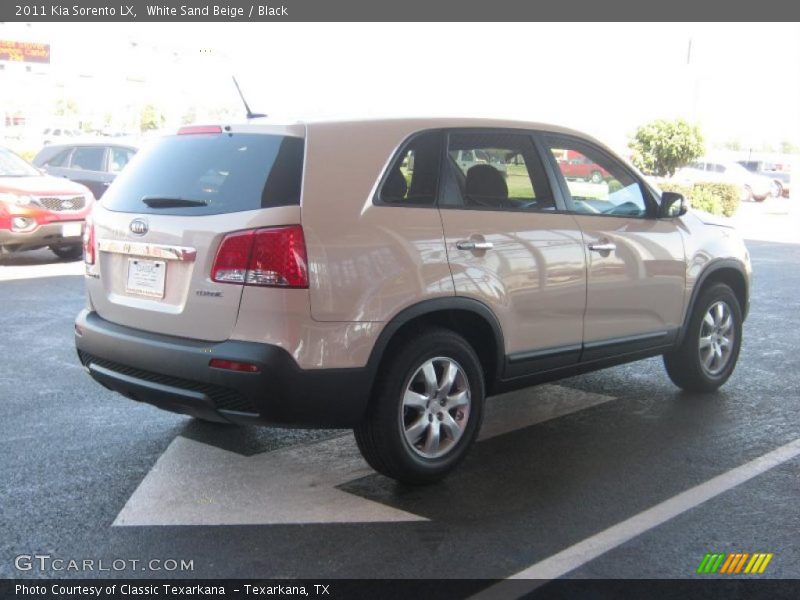 White Sand Beige / Black 2011 Kia Sorento LX