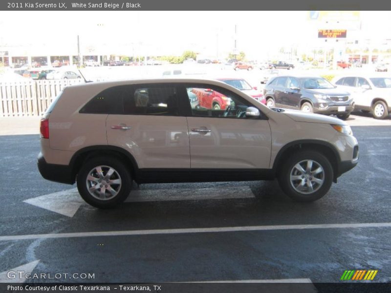 White Sand Beige / Black 2011 Kia Sorento LX