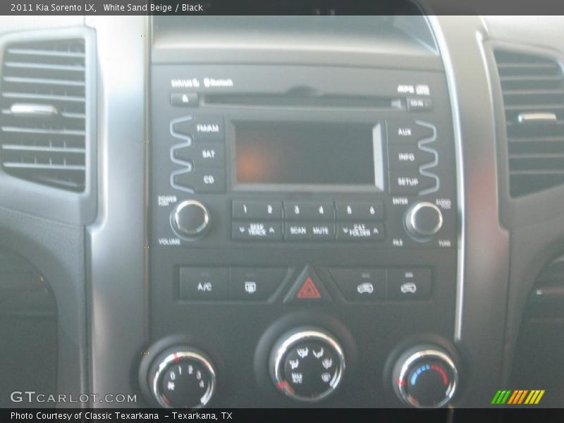White Sand Beige / Black 2011 Kia Sorento LX