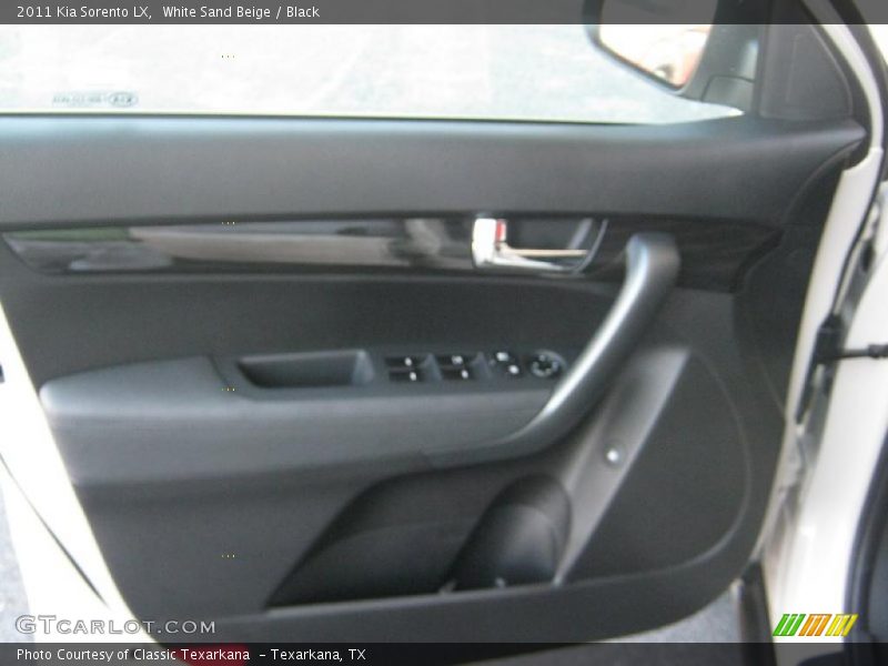 White Sand Beige / Black 2011 Kia Sorento LX
