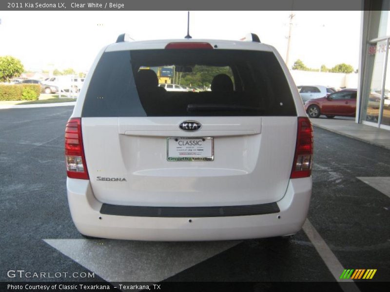 Clear White / Beige 2011 Kia Sedona LX