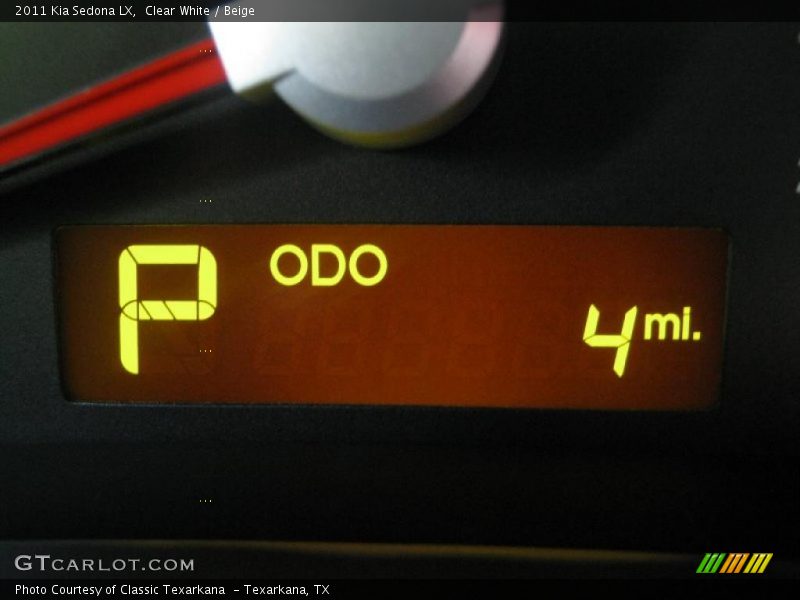 Clear White / Beige 2011 Kia Sedona LX