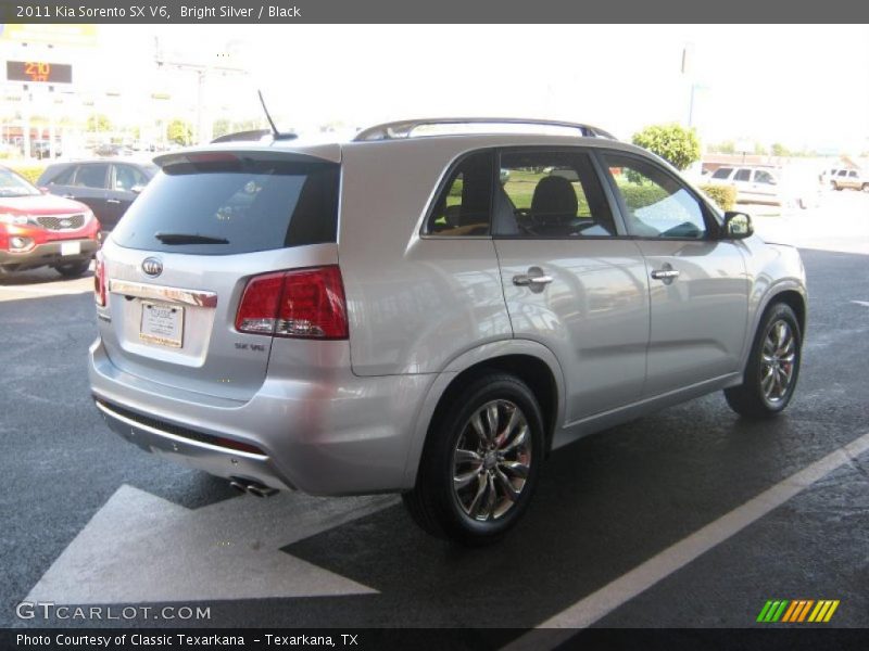 Bright Silver / Black 2011 Kia Sorento SX V6