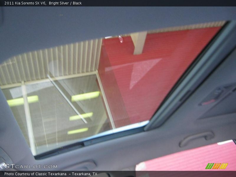 Bright Silver / Black 2011 Kia Sorento SX V6