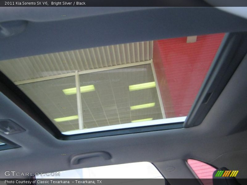 Bright Silver / Black 2011 Kia Sorento SX V6