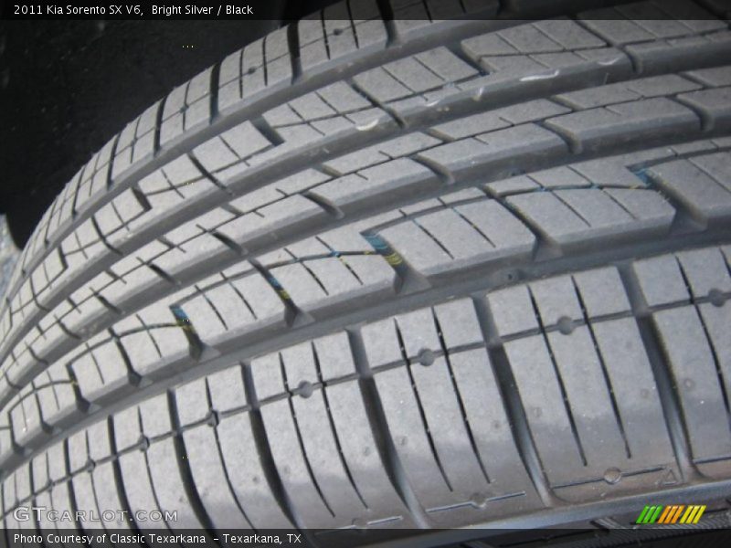 Bright Silver / Black 2011 Kia Sorento SX V6