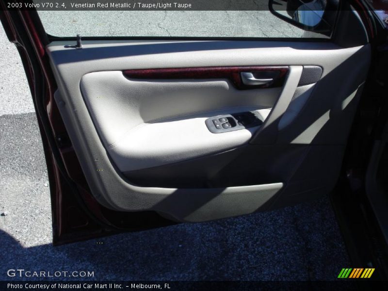 Venetian Red Metallic / Taupe/Light Taupe 2003 Volvo V70 2.4