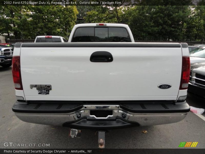 Oxford White / Medium Flint 2002 Ford F250 Super Duty XL Regular Cab 4x4