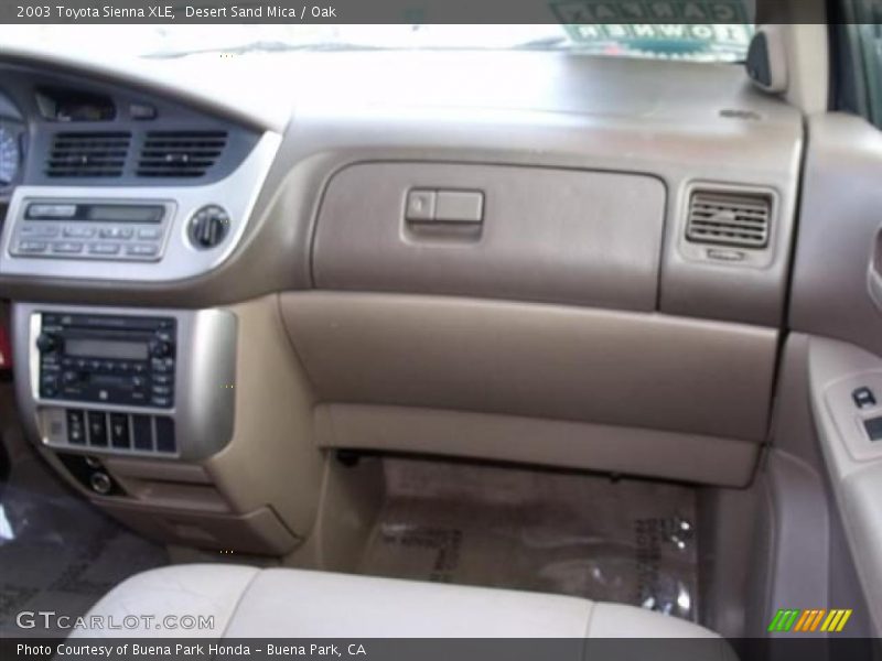 Desert Sand Mica / Oak 2003 Toyota Sienna XLE