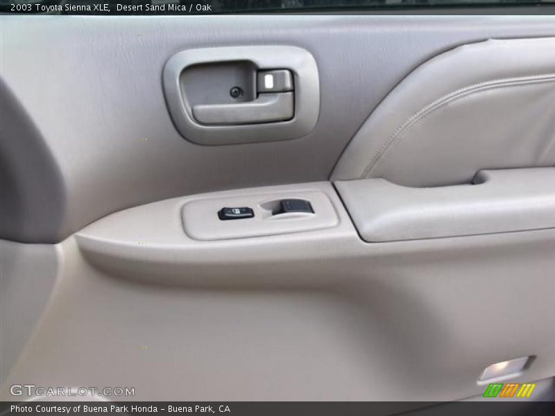 Desert Sand Mica / Oak 2003 Toyota Sienna XLE
