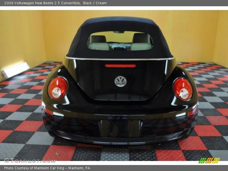 Black / Cream 2009 Volkswagen New Beetle 2.5 Convertible