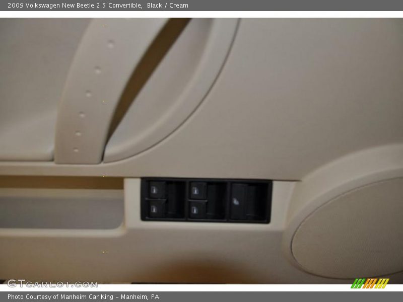 Black / Cream 2009 Volkswagen New Beetle 2.5 Convertible