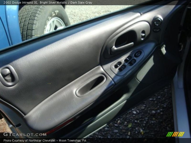Bright Silver Metallic / Dark Slate Gray 2002 Dodge Intrepid SE