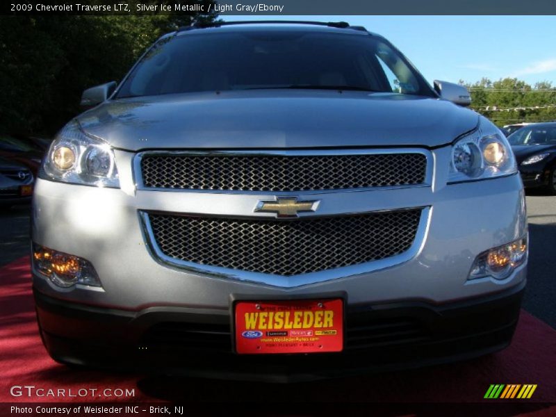 Silver Ice Metallic / Light Gray/Ebony 2009 Chevrolet Traverse LTZ