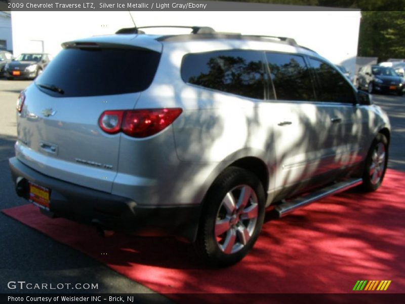 Silver Ice Metallic / Light Gray/Ebony 2009 Chevrolet Traverse LTZ