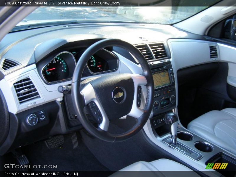  2009 Traverse LTZ Light Gray/Ebony Interior