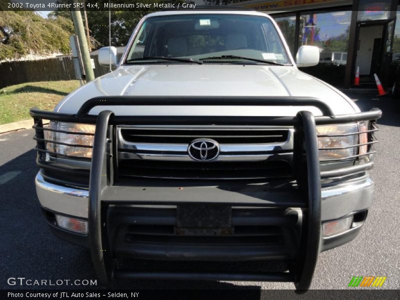 Millennium Silver Metallic / Gray 2002 Toyota 4Runner SR5 4x4