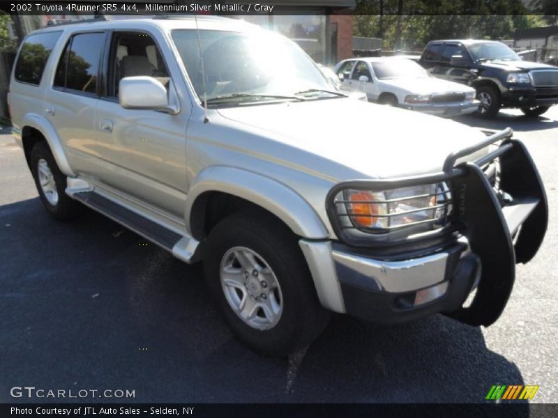 Millennium Silver Metallic / Gray 2002 Toyota 4Runner SR5 4x4