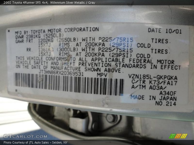 Millennium Silver Metallic / Gray 2002 Toyota 4Runner SR5 4x4