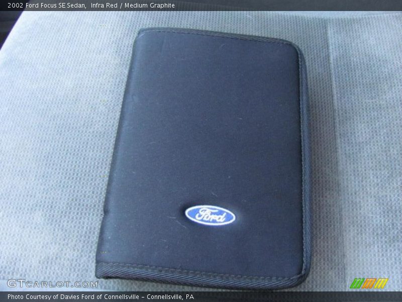 Infra Red / Medium Graphite 2002 Ford Focus SE Sedan