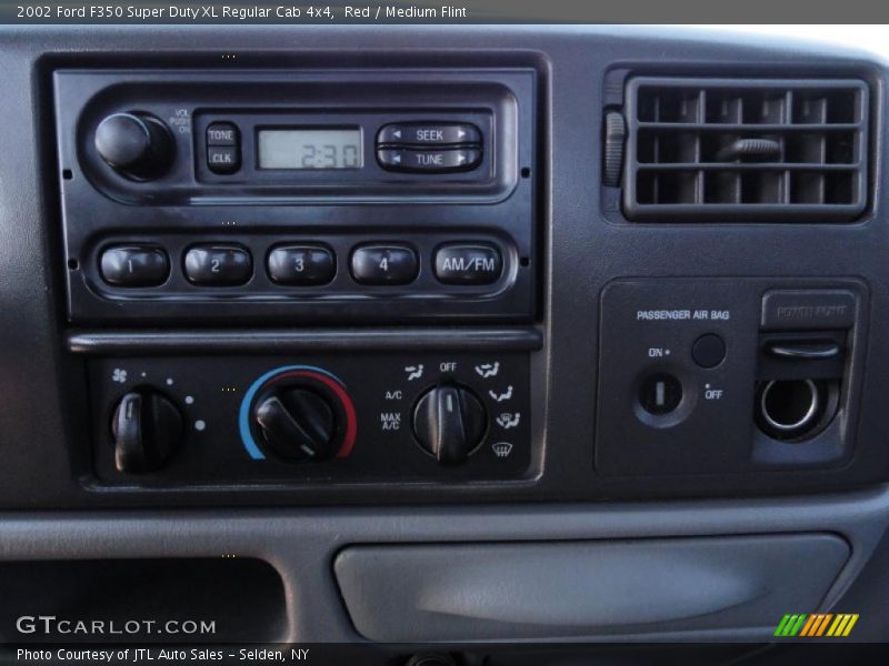 Red / Medium Flint 2002 Ford F350 Super Duty XL Regular Cab 4x4