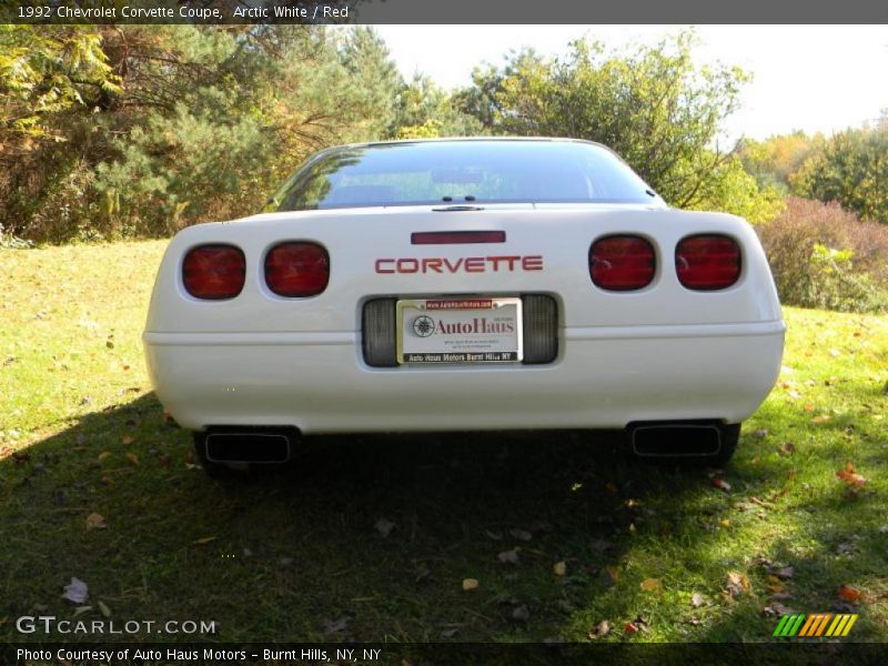 Arctic White / Red 1992 Chevrolet Corvette Coupe