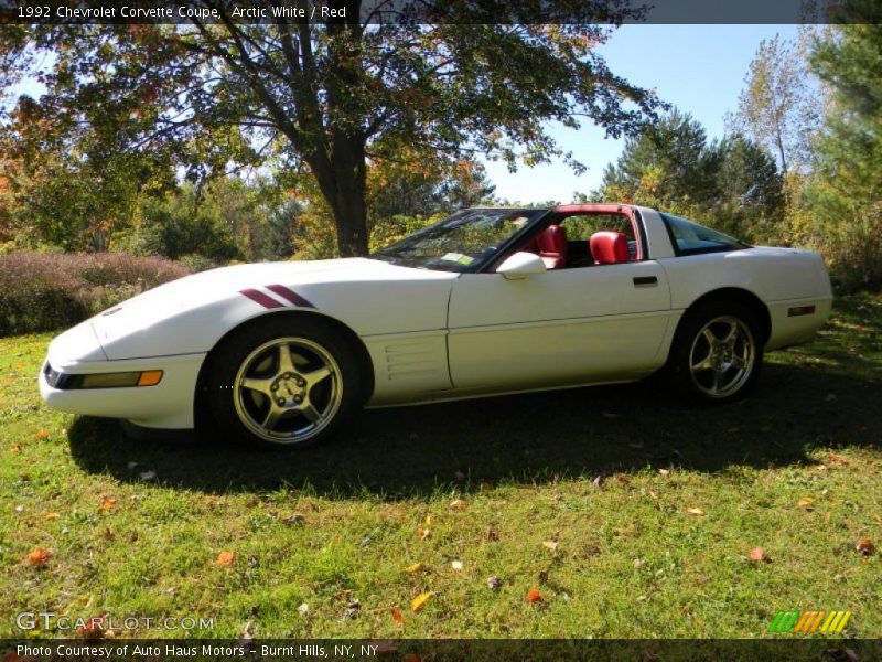 Arctic White / Red 1992 Chevrolet Corvette Coupe