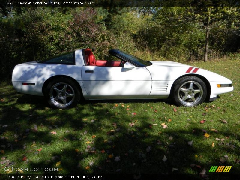 Arctic White / Red 1992 Chevrolet Corvette Coupe