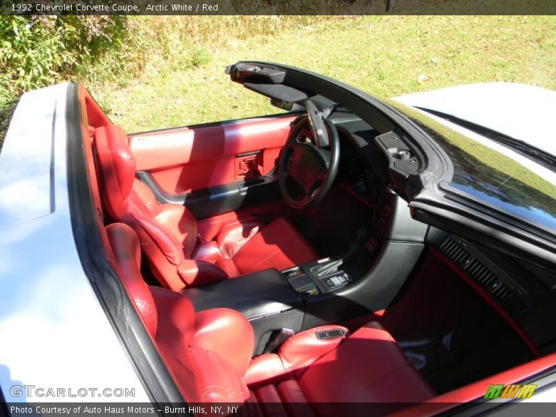 Arctic White / Red 1992 Chevrolet Corvette Coupe