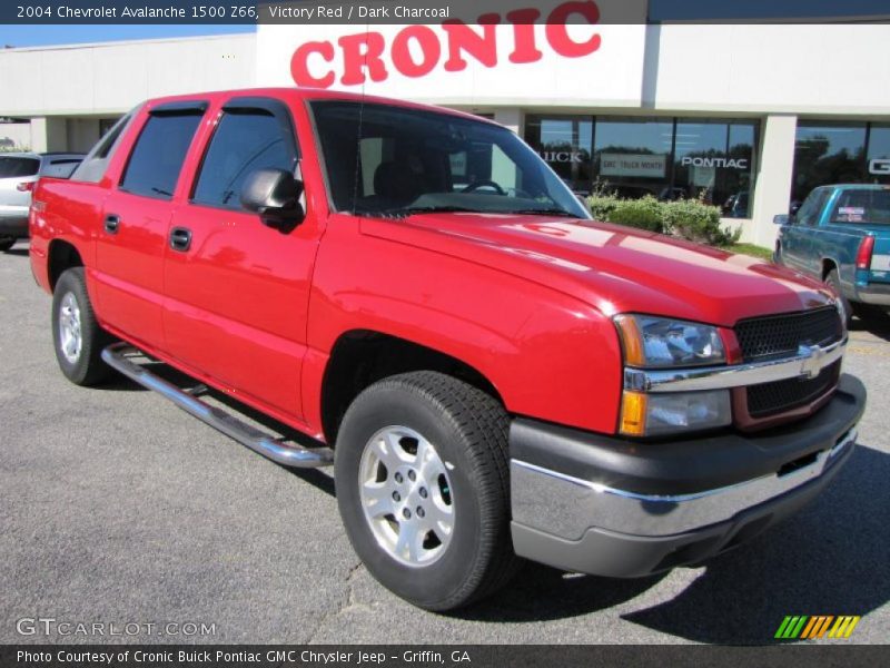Victory Red / Dark Charcoal 2004 Chevrolet Avalanche 1500 Z66