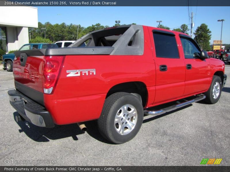 Victory Red / Dark Charcoal 2004 Chevrolet Avalanche 1500 Z66