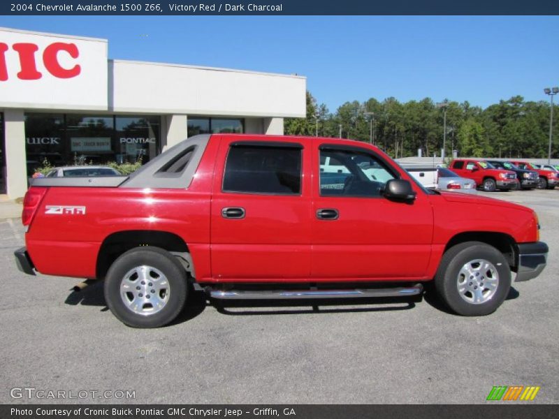 Victory Red / Dark Charcoal 2004 Chevrolet Avalanche 1500 Z66