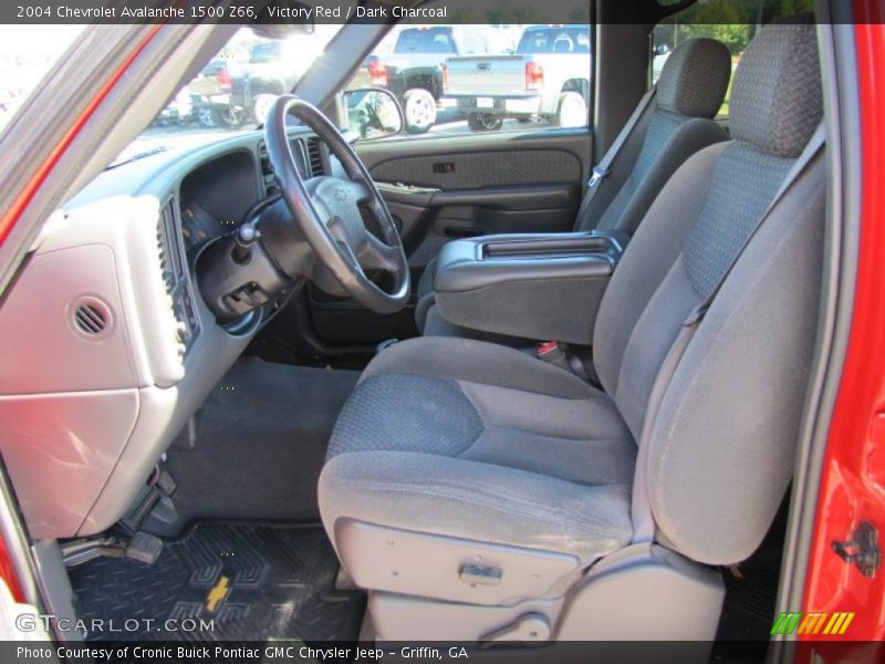 Victory Red / Dark Charcoal 2004 Chevrolet Avalanche 1500 Z66