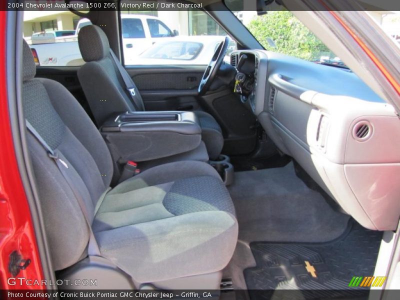 Victory Red / Dark Charcoal 2004 Chevrolet Avalanche 1500 Z66