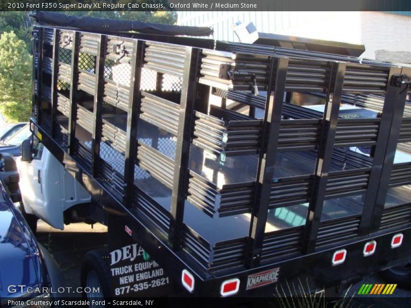 Oxford White / Medium Stone 2010 Ford F350 Super Duty XL Regular Cab Chassis
