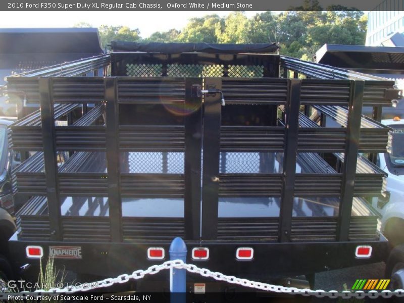 Oxford White / Medium Stone 2010 Ford F350 Super Duty XL Regular Cab Chassis