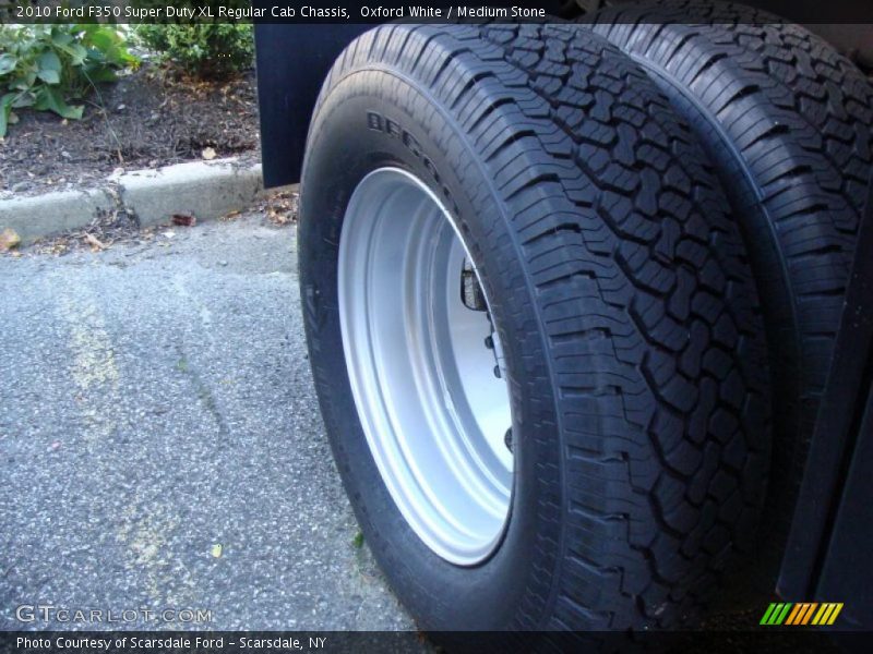 Oxford White / Medium Stone 2010 Ford F350 Super Duty XL Regular Cab Chassis