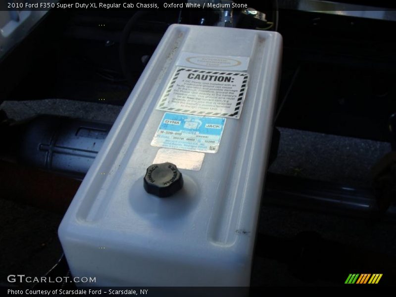 Oxford White / Medium Stone 2010 Ford F350 Super Duty XL Regular Cab Chassis