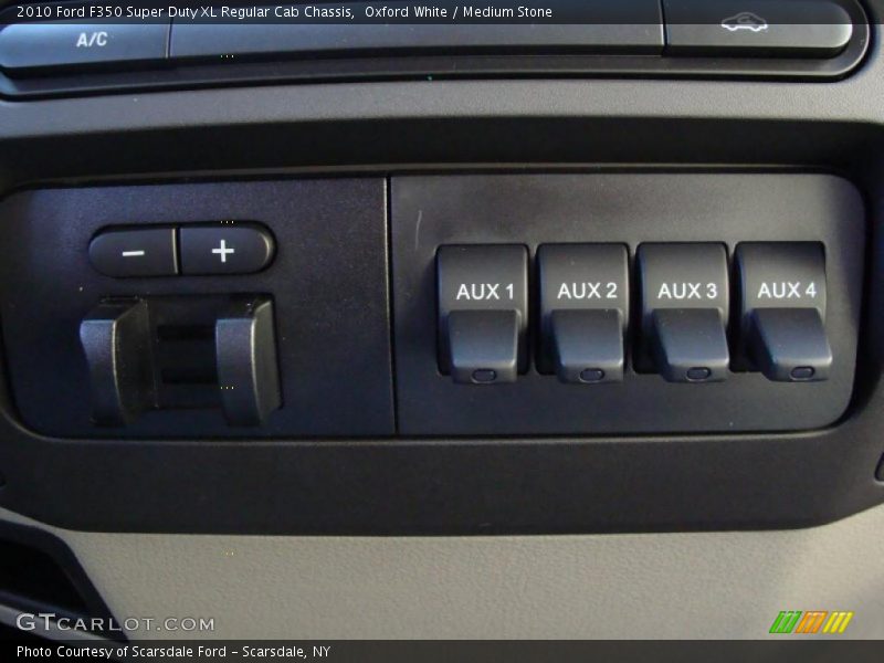 Oxford White / Medium Stone 2010 Ford F350 Super Duty XL Regular Cab Chassis