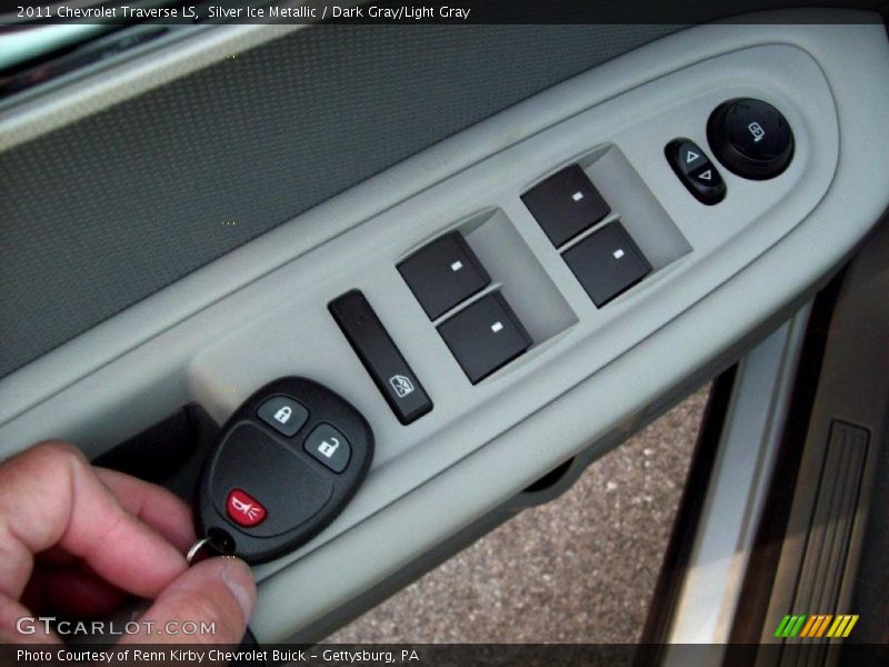 Silver Ice Metallic / Dark Gray/Light Gray 2011 Chevrolet Traverse LS