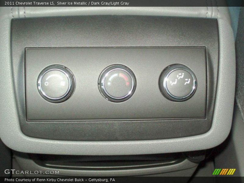 Silver Ice Metallic / Dark Gray/Light Gray 2011 Chevrolet Traverse LS