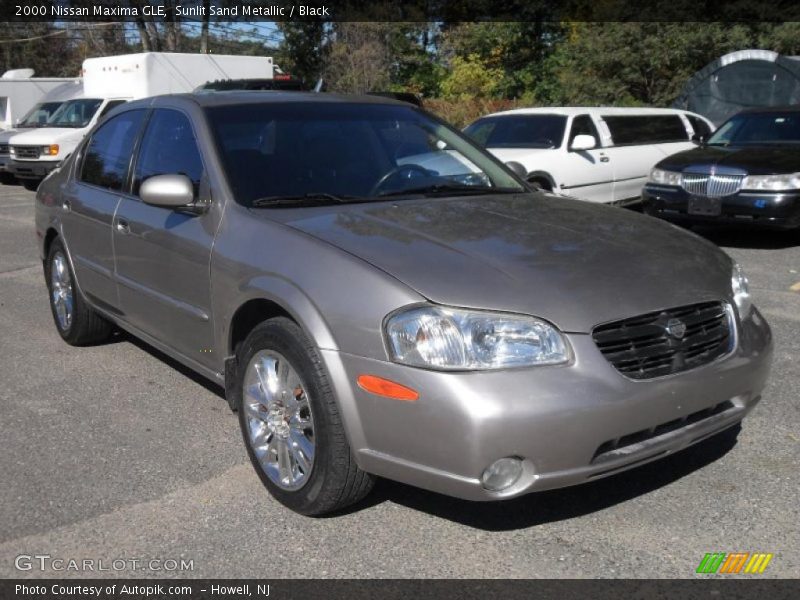Sunlit Sand Metallic / Black 2000 Nissan Maxima GLE