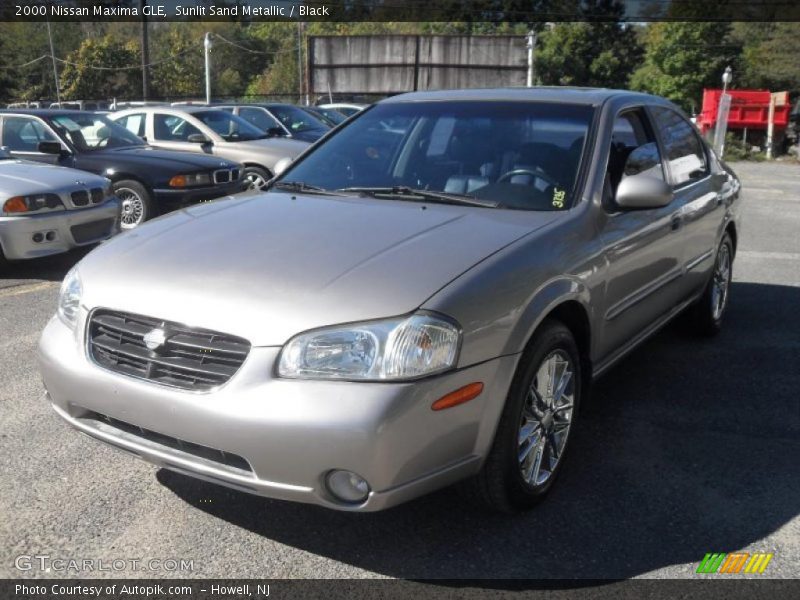 Sunlit Sand Metallic / Black 2000 Nissan Maxima GLE