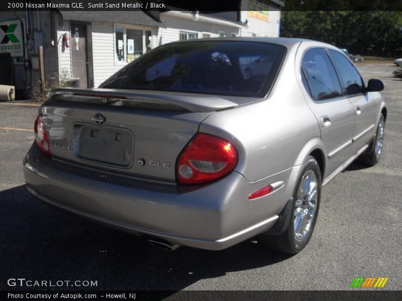 Sunlit Sand Metallic / Black 2000 Nissan Maxima GLE