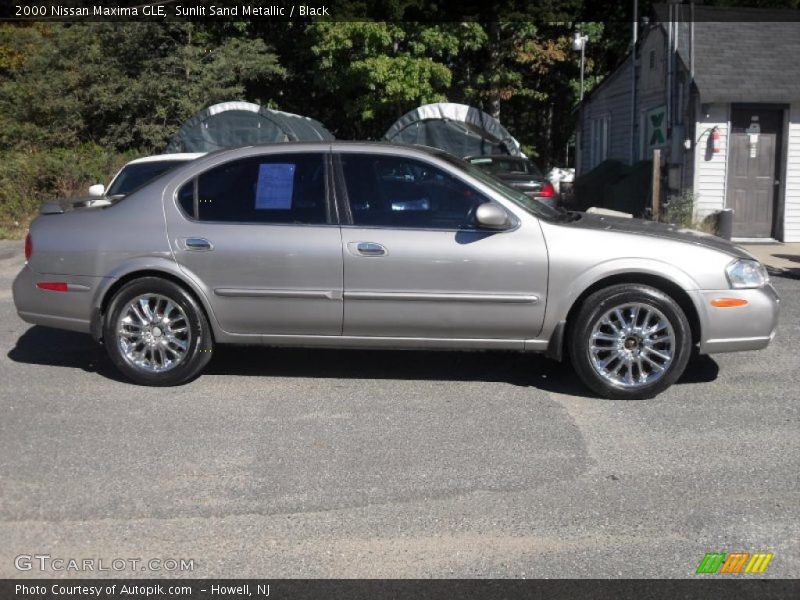 Sunlit Sand Metallic / Black 2000 Nissan Maxima GLE
